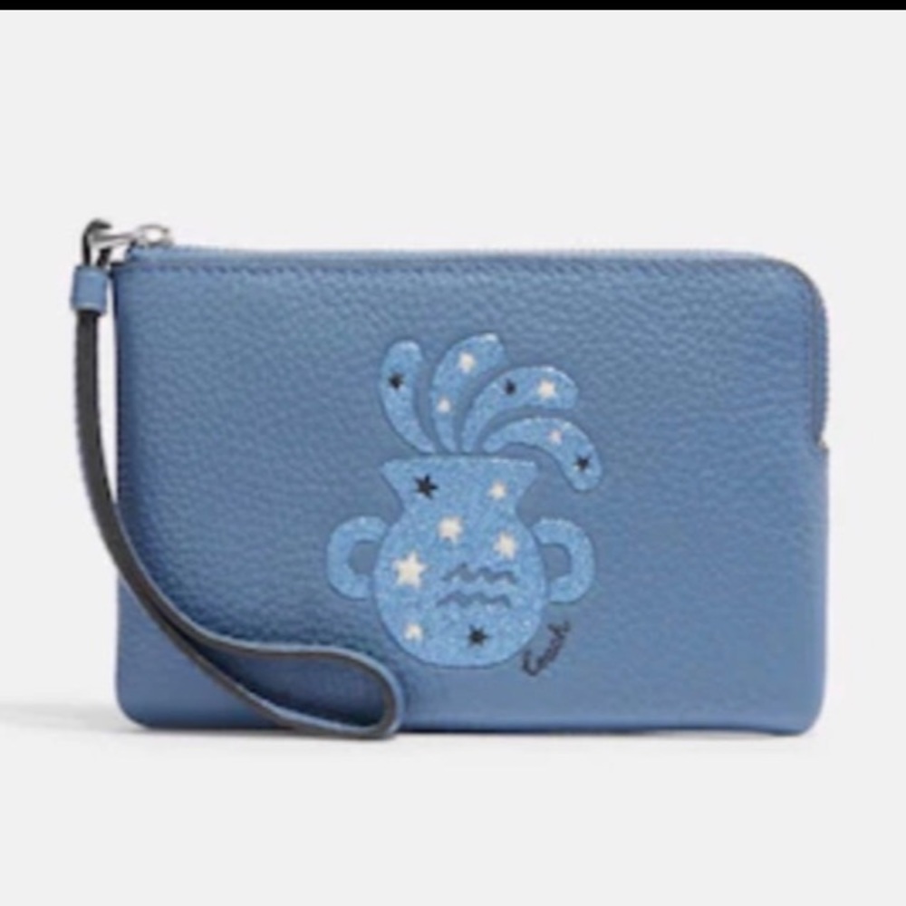 💦♒️💦Coach Corner Zip Wristlet With Aquarius